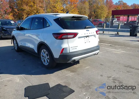 2023 Ford Escape Active z USA, uszkodzony, nr VIN 1FMCU0GN2PUB07682